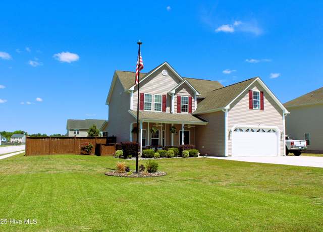 Property at 101 Groveshire Pl, Richlands, NC 28574, 4 beds, 2.5 baths