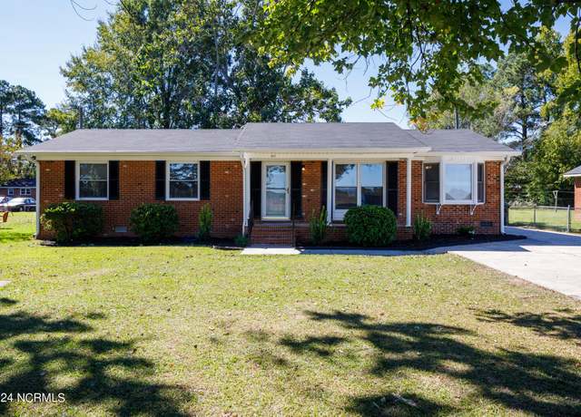 Property at 1211 Stewartsville Rd, Laurinburg, NC 28352, 4 beds, 2 baths