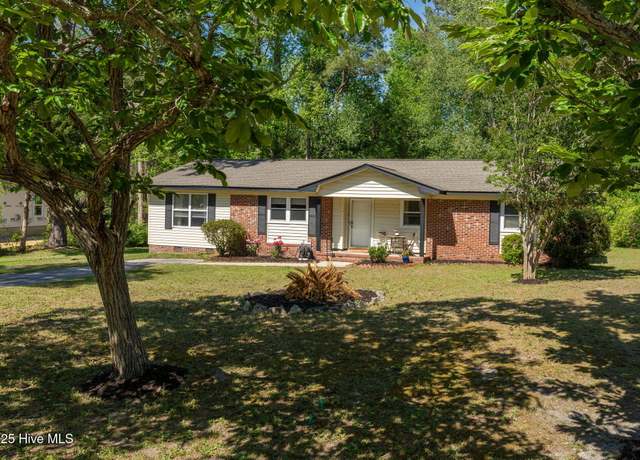 Property at 1310 Carlyle Ln, Wilmington, NC 28405, 3 beds, 2 baths