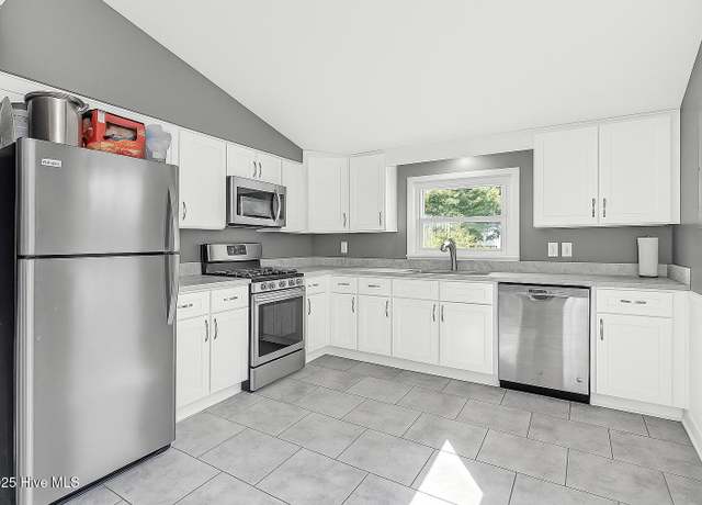 Property at 626 Holbrooke Ave, Wilmington, NC 28412, 3 beds, 1 bath