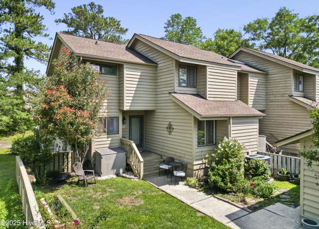 Property at 301 Sandpiper Ln, Hampstead, NC 28443, 3 beds, 2 baths