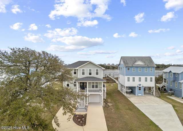 Property at 229 Waterway Dr, Sneads Ferry, NC 28460, 4 beds, 3.5 baths