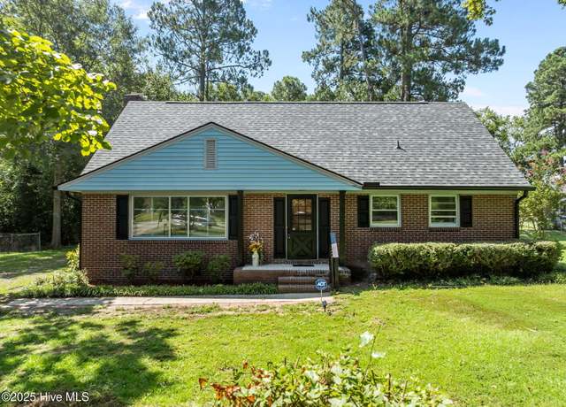 Property at 13520 Oakwood Dr, Laurinburg, NC 28352, 3 beds, 3 baths
