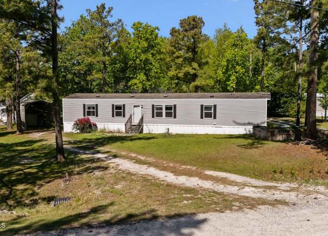 Property at 313 Buck Dr, Hampstead, NC 28443, 3 beds, 2 baths