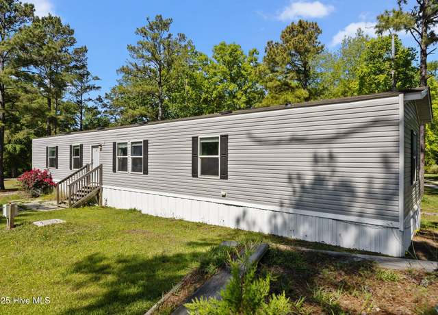 Property at 313 Buck Dr, Hampstead, NC 28443, 3 beds, 2 baths