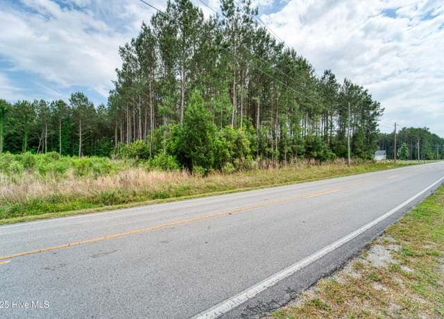 Property at 506 Parkertown Rd, Hubert, NC 28539