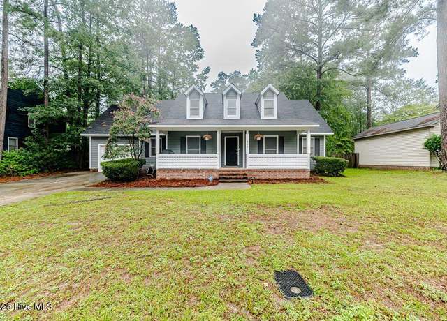 Property at 436 Oakgrove Dr, Fayetteville, NC 28314, 5 beds, 3 baths