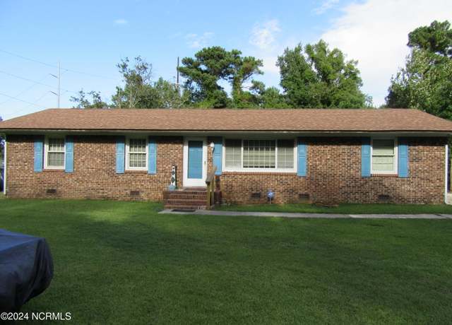 Property at 1120 Highway 101, Beaufort, NC 28516, 4 beds, 1.5 baths