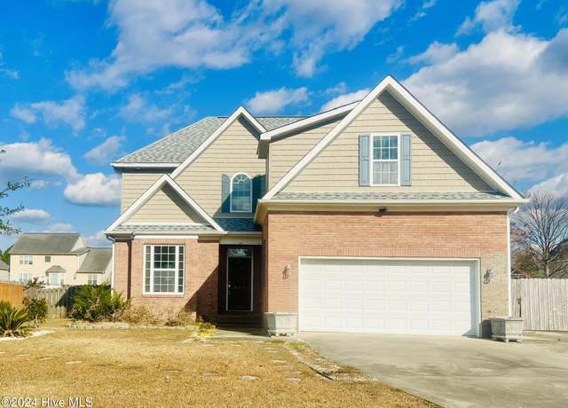 Property at 622 Stagecoach Dr, Jacksonville, NC 28546, 5 beds, 3 baths