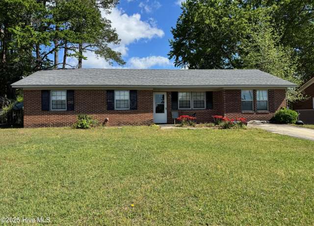 Property at 12 Diamond Dr, Castle Hayne, NC 28429, 2 beds, 1.5 baths