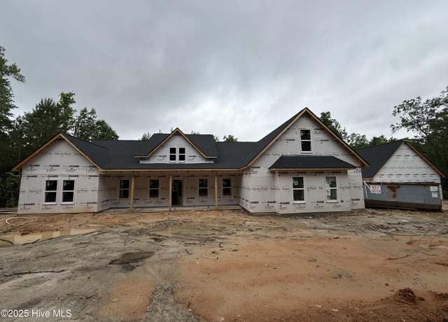 Property at 545 Harrow Dr, Carthage, NC 28327, 4 beds, 2.5 baths