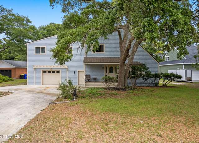 Property at 31 Augusta Dr, Oak Island, NC 28465, 4 beds, 4 baths