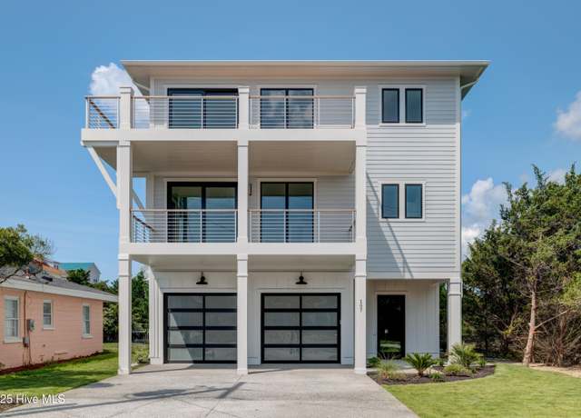 Property at 107 Raleigh Ave, Surf City, NC 28445, 5 beds, 5.5 baths