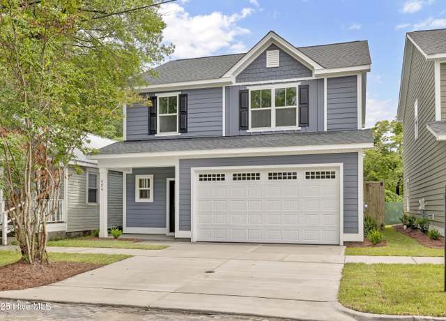 Property at 409 Wright St, Wilmington, NC 28401, 4 beds, 2.5 baths