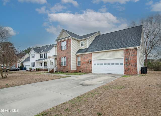 Property at 212 Lansing Ct, Jacksonville, NC 28540, 4 beds, 2.5 baths
