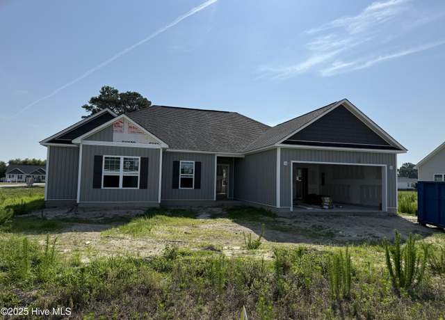 Property at 100 Nova Pl, Pikeville, NC 27683, 3 beds, 2.5 baths
