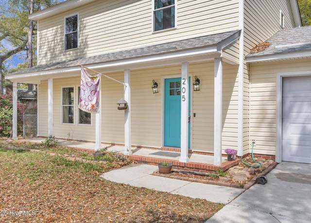 Property at 205 Hickory Knoll Rd, Wilmington, NC 28409, 3 beds, 2.5 baths