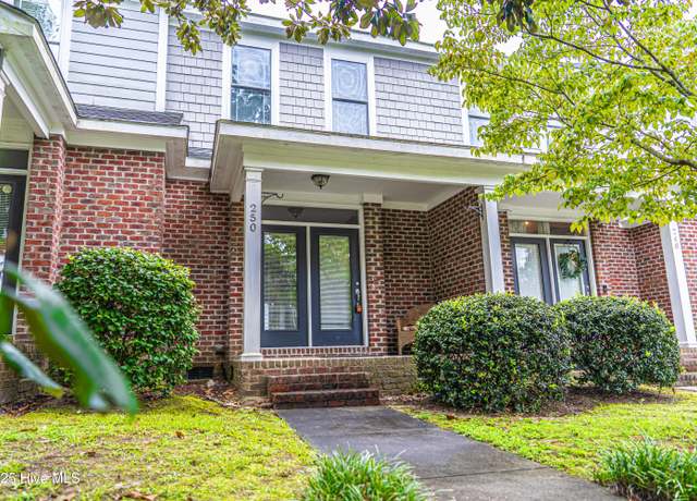 Property at 250 E Delaware Ave, Southern Pines, NC 28387, 2 beds, 2.5 baths