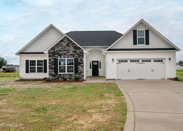Property at 106 Nova Pl, Pikeville, NC 27863, 3 beds, 2 baths