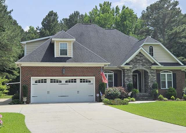 Property at 112 Heritage Pl, Clinton, NC 28328, 4 beds, 3 baths