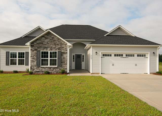 Property at 200 Talton Estates Dr, Pikeville, NC 27863, 3 beds, 2.5 baths