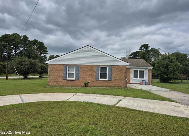 Property at 401 Scot Dr, Newport, NC 28570, 3 beds, 2 baths