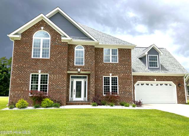 Property at 401 King Richard Ct, Jacksonville, NC 28546, 5 beds, 3 baths