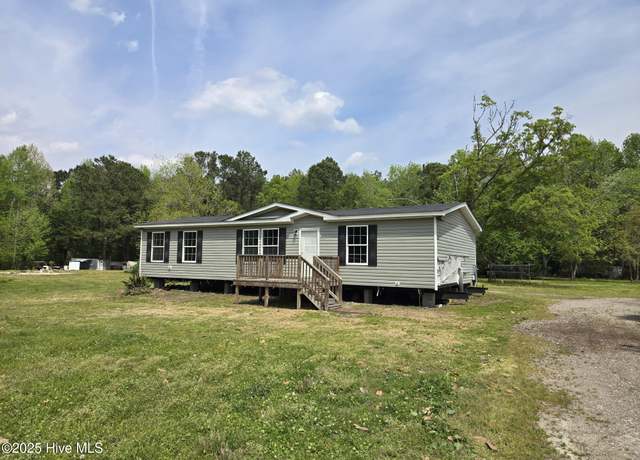 Property at 303 Crocket Ave, New Bern, NC 28560, 3 beds, 2 baths