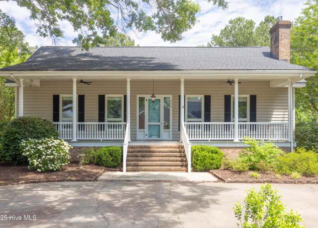 Property at 204 Lakeside Dr, Edenton, NC 27932, 4 beds, 4.5 baths
