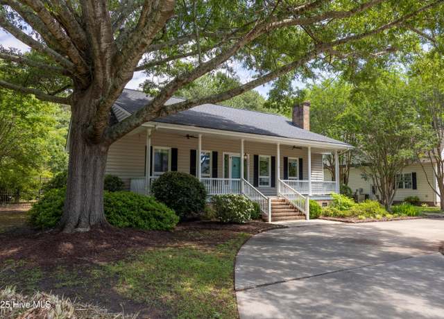 Property at 204 Lakeside Dr, Edenton, NC 27932, 4 beds, 4.5 baths