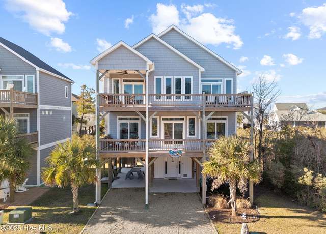 Property at 317 Oceanaire Ln, Surf City, NC 28445, 4 beds, 3.5 baths