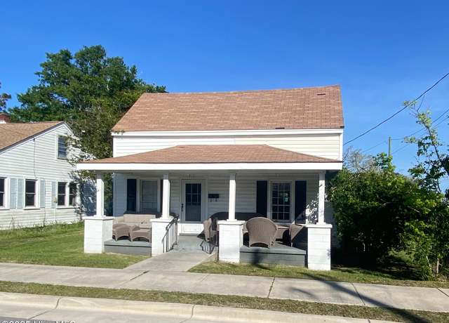 Property at 417 Turner St, Beaufort, NC 28516, 2 beds, 1 bath