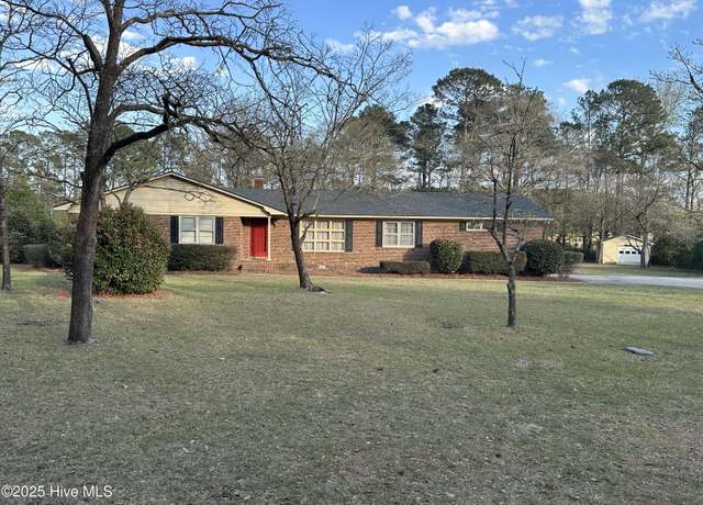 Property at 217 Summertree Ct, Clinton, NC 28328, 3 beds, 2.5 baths