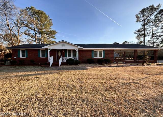 Property at 7825 Snow Hill Dr, Roseboro, NC 28382, 3 beds, 2 baths