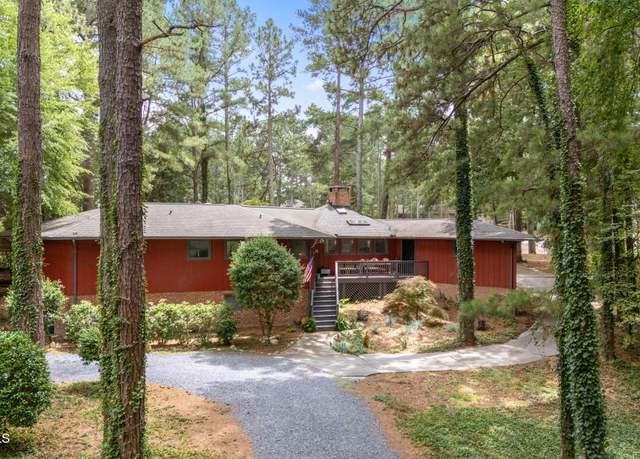 Property at 40 Inverness Rd, Pinehurst, NC 28374, 3 beds, 3 baths
