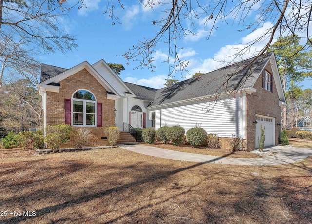 Property at 4293 Oak Creek Ln, Southport, NC 28461, 4 beds, 3 baths