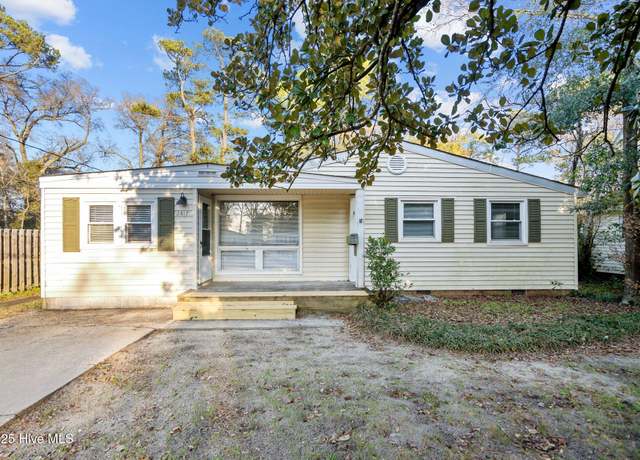 Property at 2417 Monroe St, Wilmington, NC 28401, 3 beds, 1 bath