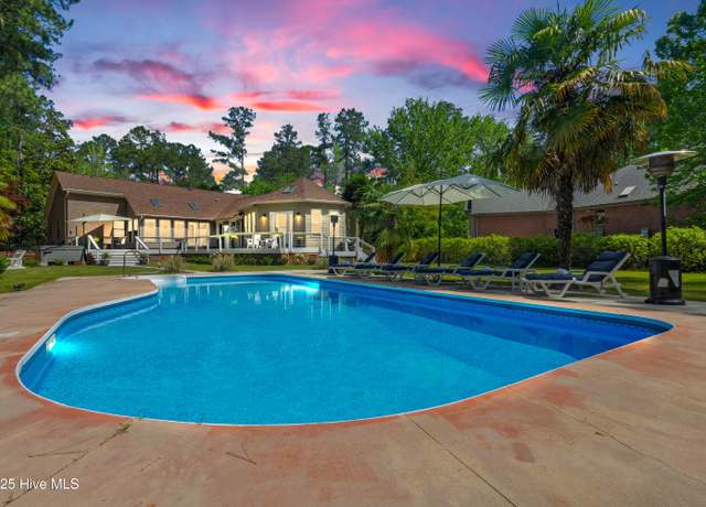 Property at 128 Saint Andrews Cir, New Bern, NC 28562, 3 beds, 3 baths