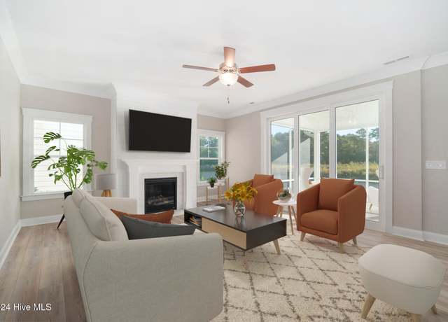 Property at 204 Windswept Ln, Beaufort, NC 28516, 4 beds, 3 baths