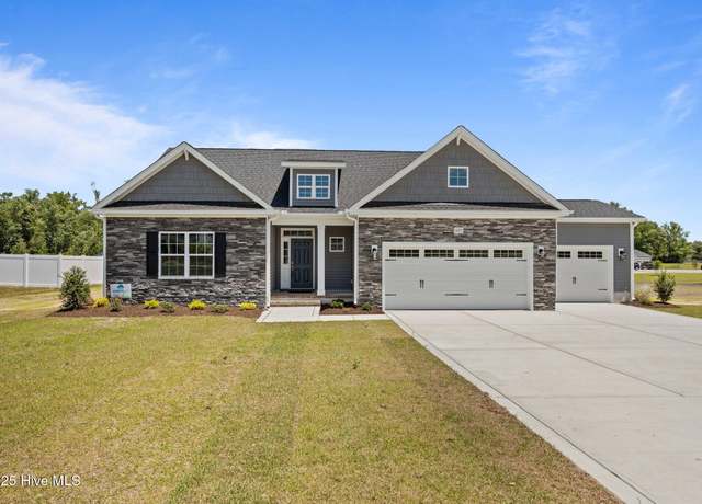 Property at 1075 Appaloosa Trl, Grimesland, NC 27837, 4 beds, 3 baths