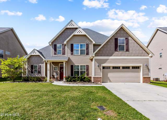 Property at 203 Holmes Point Ct, Jacksonville, NC 28546, 4 beds, 3.5 baths