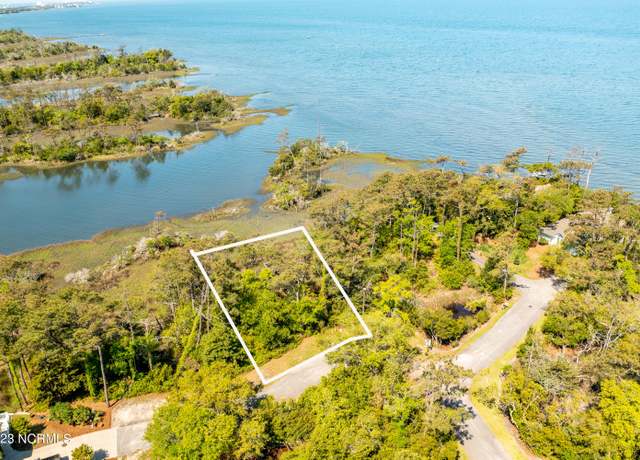 Property at 4 West Ct, Pine Knoll Shores, NC 28512