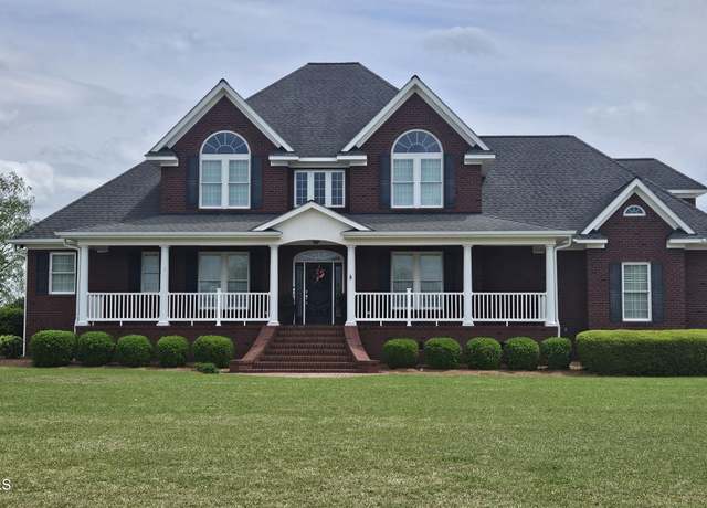 Property at 536 Timberlake Dr, Clinton, NC 28328, 4 beds, 3.5 baths