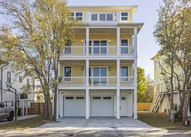 Property at 209 Annie Dr, Carolina Beach, NC 28428, 4 beds, 4.5 baths