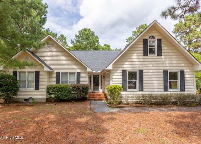 Property at 102 Seminole Ct, West End, NC 27376, 3 beds, 3 baths