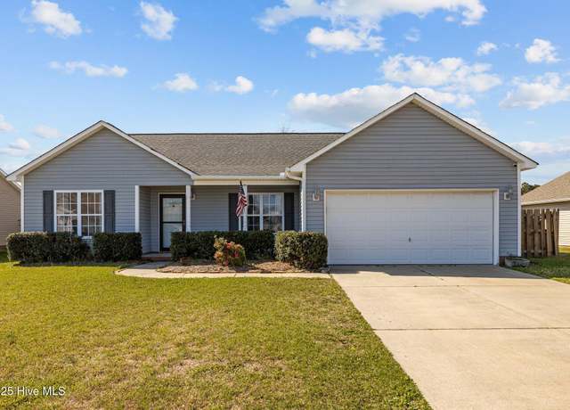Property at 427 Meeting St, Beaufort, NC 28516, 3 beds, 2 baths