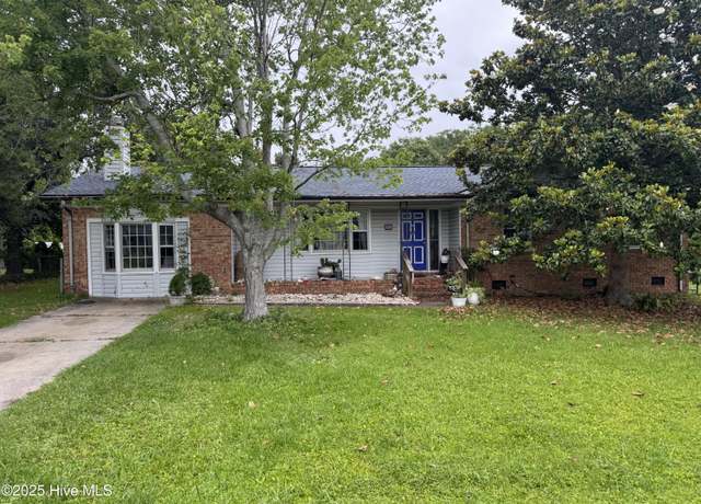 Property at 309 N Channel Haven Dr, Wilmington, NC 28409, 3 beds, 2 baths