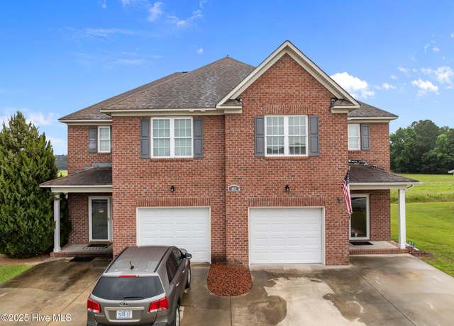 Property at 405 B South Pointe Dr, Winterville, NC 28590, 3 beds, 2.5 baths