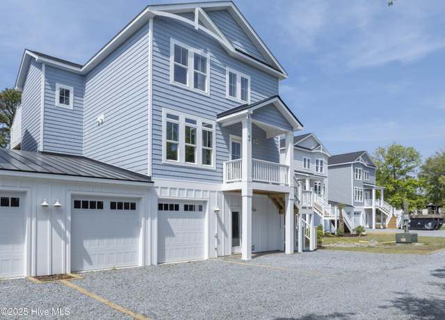 Property at 64 Pier View Ct, Hampstead, NC 28443, 3 beds, 3.5 baths