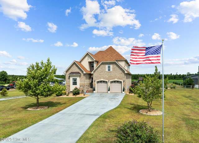 Property at 4396 Johnson Place Rd, Kinston, NC 28501, 4 beds, 3.5 baths